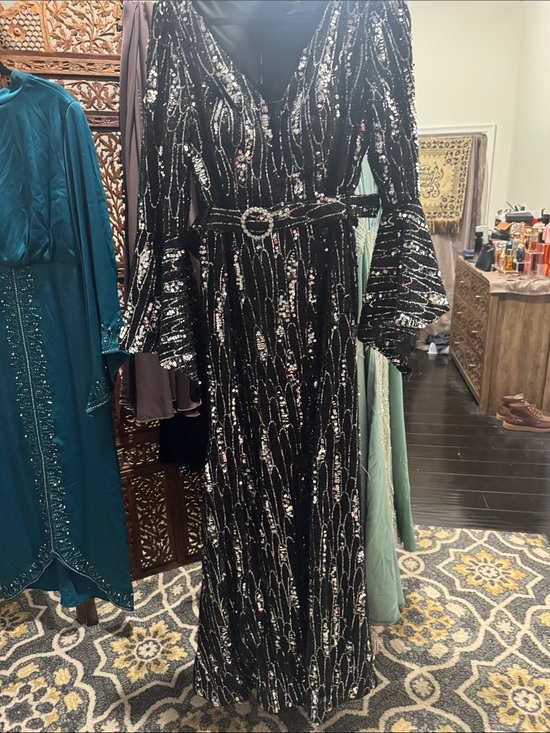 Dresses & Skirts - Black Sequin Long Sleeve V-Neck Evening Dress